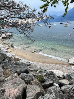 Absentia 1763 Garda Boutique Home - Lake front Brenzone